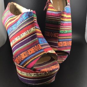 Hot Tomato multicolored Wedges size 7